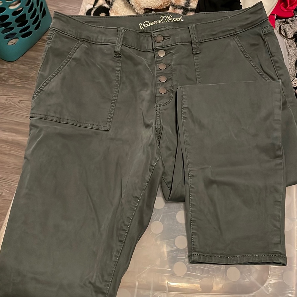 Green skinny jeans